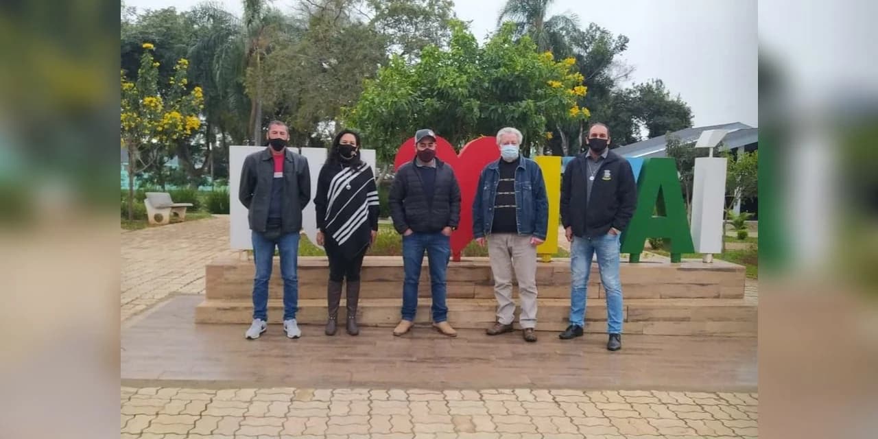 Prefeito de Guamiranga, Marcelo Leite, visita prefeitura de Ivaí