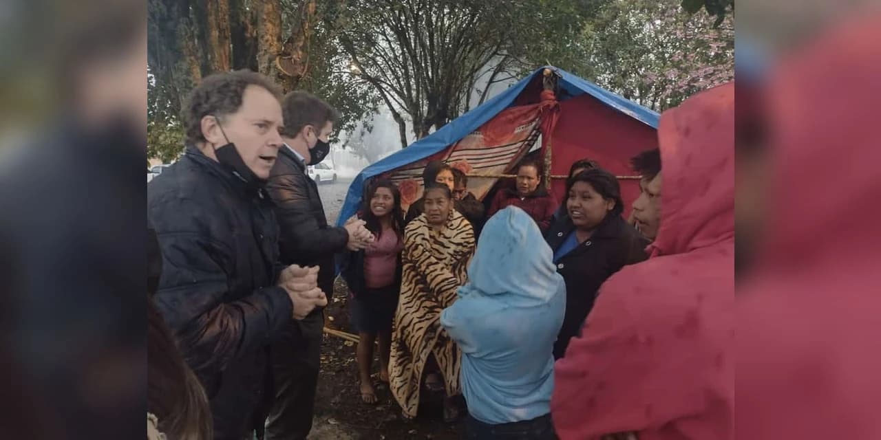 Prefeitura de Imbituva realoca índios em ginásio de esportes por causa das baixas temperaturas
