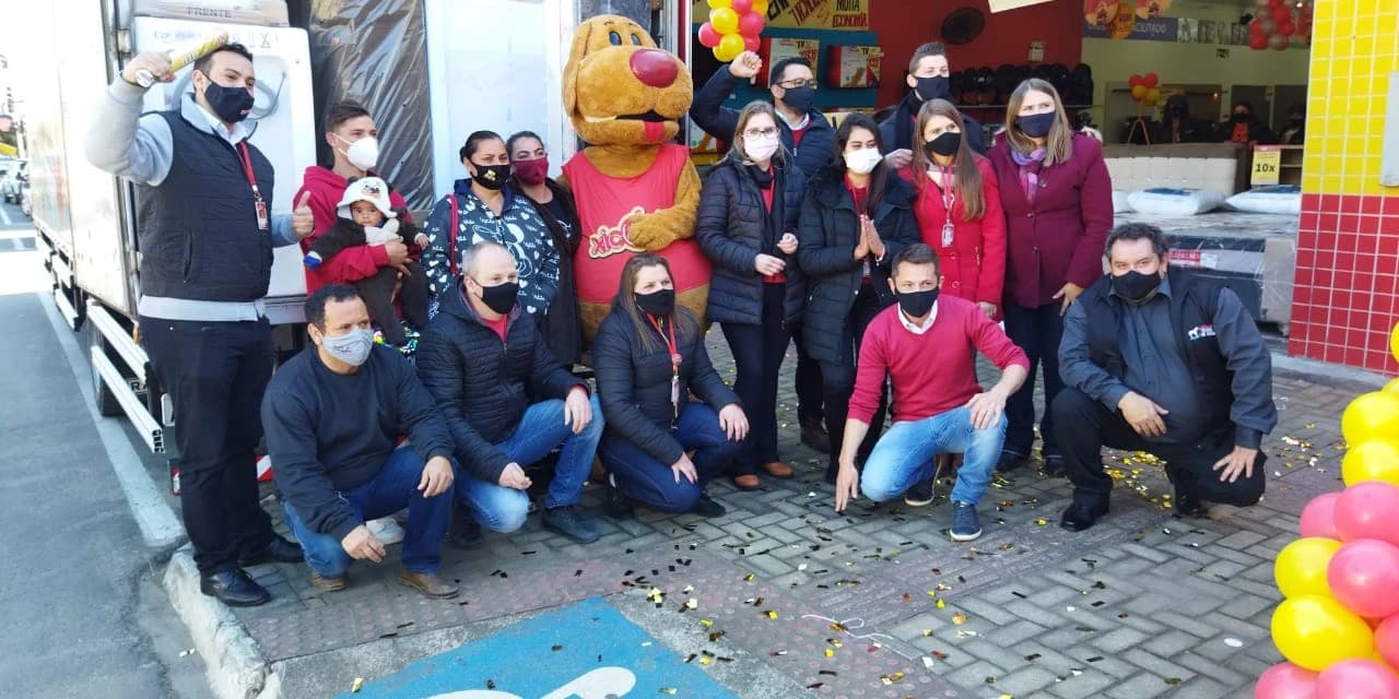 TV NOSSA GENTE: Cliente do Mercado Móveis de Prudentópolis ganhou caminhão de prêmios