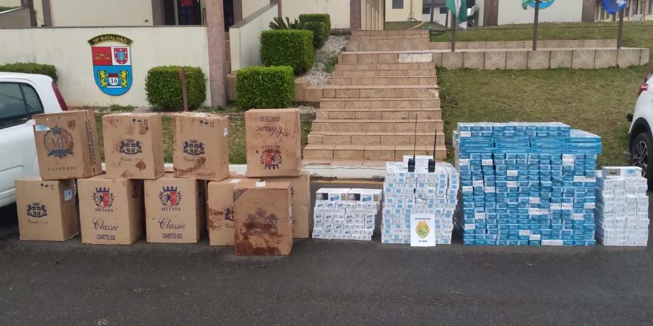 Policiais Militares do 16º BPM apreendem carteiras de cigarros contrabandeados e recuperam veículo roubado