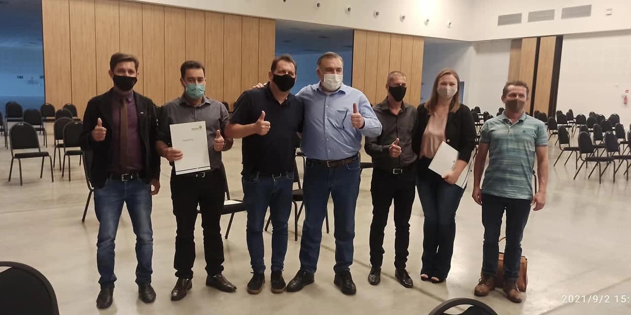 Prefeito Marcelo Leite e vereador Adilson Stadler solicitam agência do trabalhador para Guamiranga