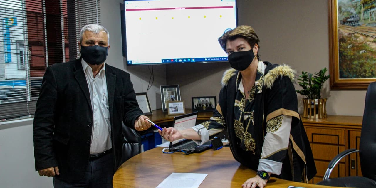 Prefeito de Irati, Jorge Derbli, retornou às atividades na quinta-feira (16)