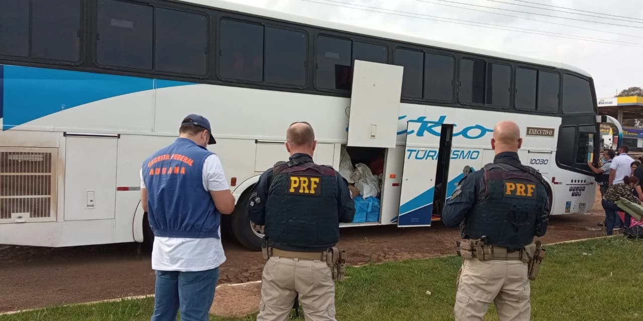 Polícia Rodoviária Federal apreende mercadorias no valor de R$ 100 mil em ônibus, em Candói