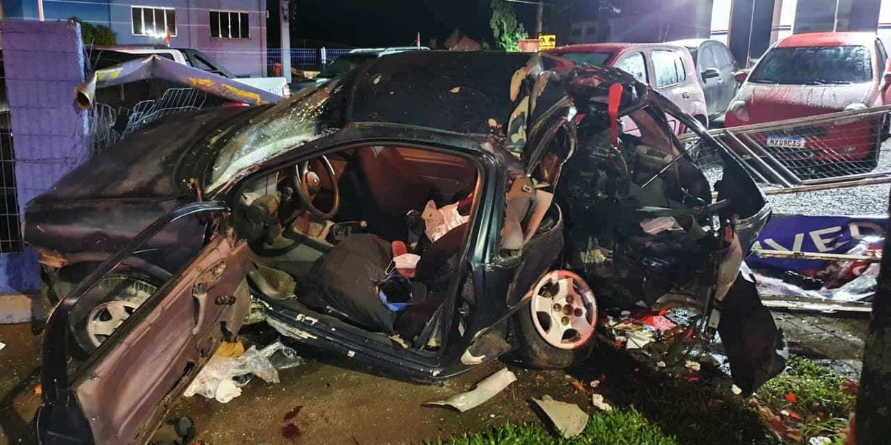 Mulher morre e dois passageiros ficam feridos em grave acidente em Guarapuava