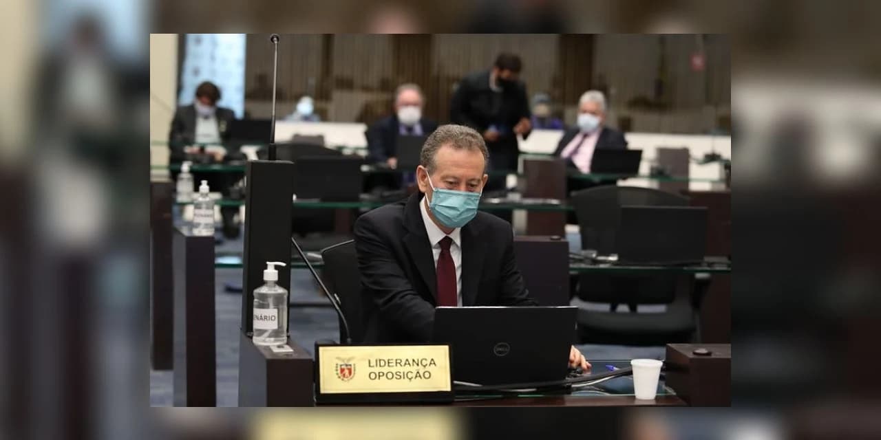 Deputados pedem ao Tribunal de Justiça suspensão do ensino domiciliar no Paraná