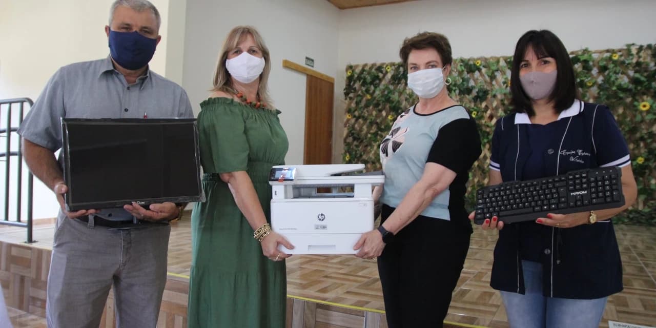 Escolas e CMEIs de Irati começam a receber kits de informática