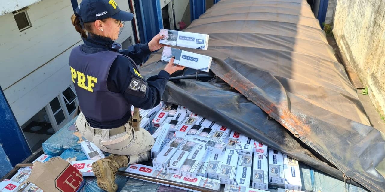 Em madrugada movimentada, PRF apreende 220 mil maços de cigarros no PR