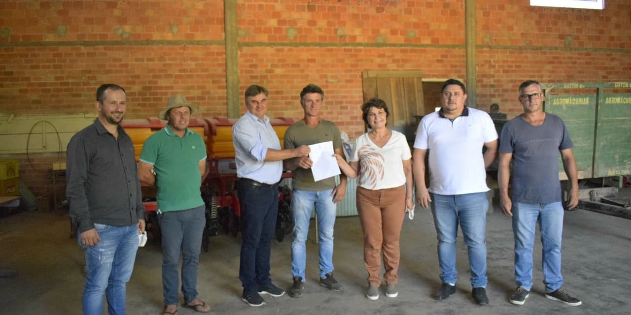 TV NOSSA GENTE: Deputada Cristina Silvestri entrega Declaração de Utilidade Pública para Associação de Linha Capanema