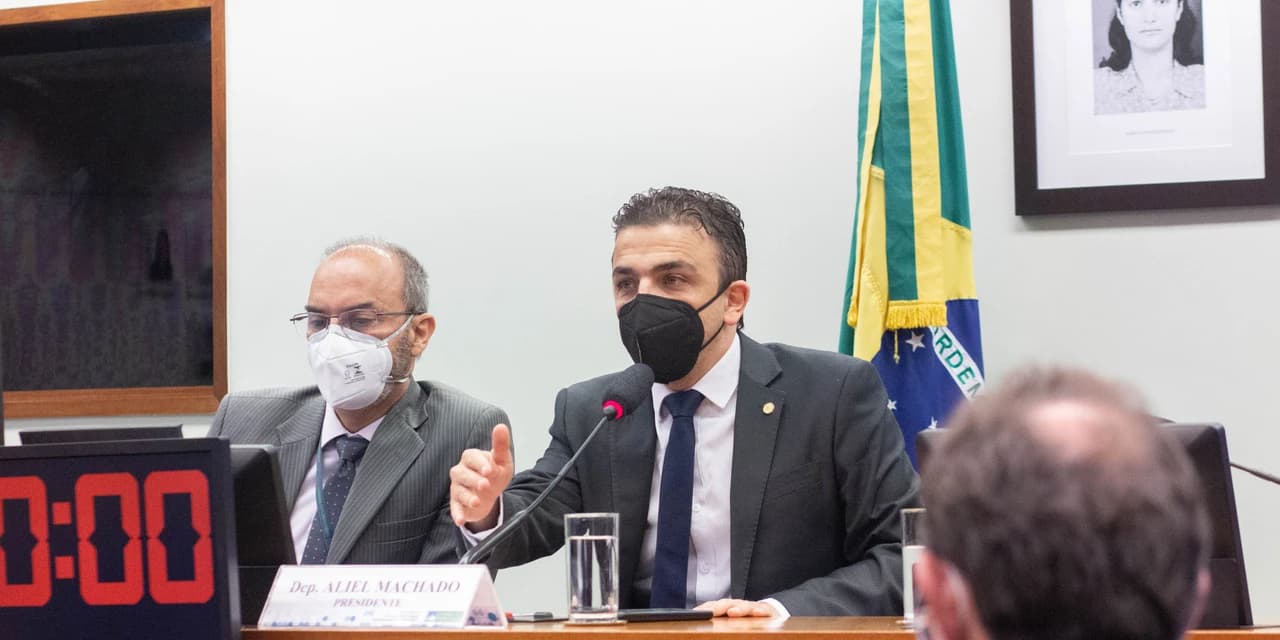 CCJ aprova projeto de Aliel que prevê rastreadores nos veículos públicos