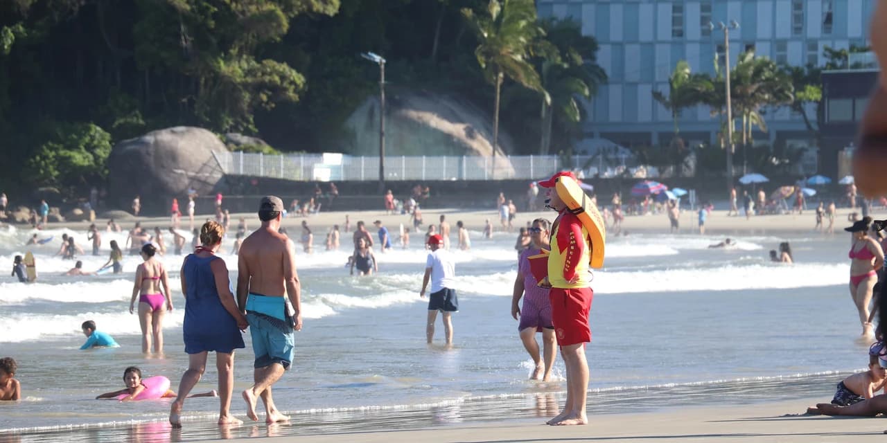Bombeiros salvam 124 banhistas em oito dias de trabalho no Litoral