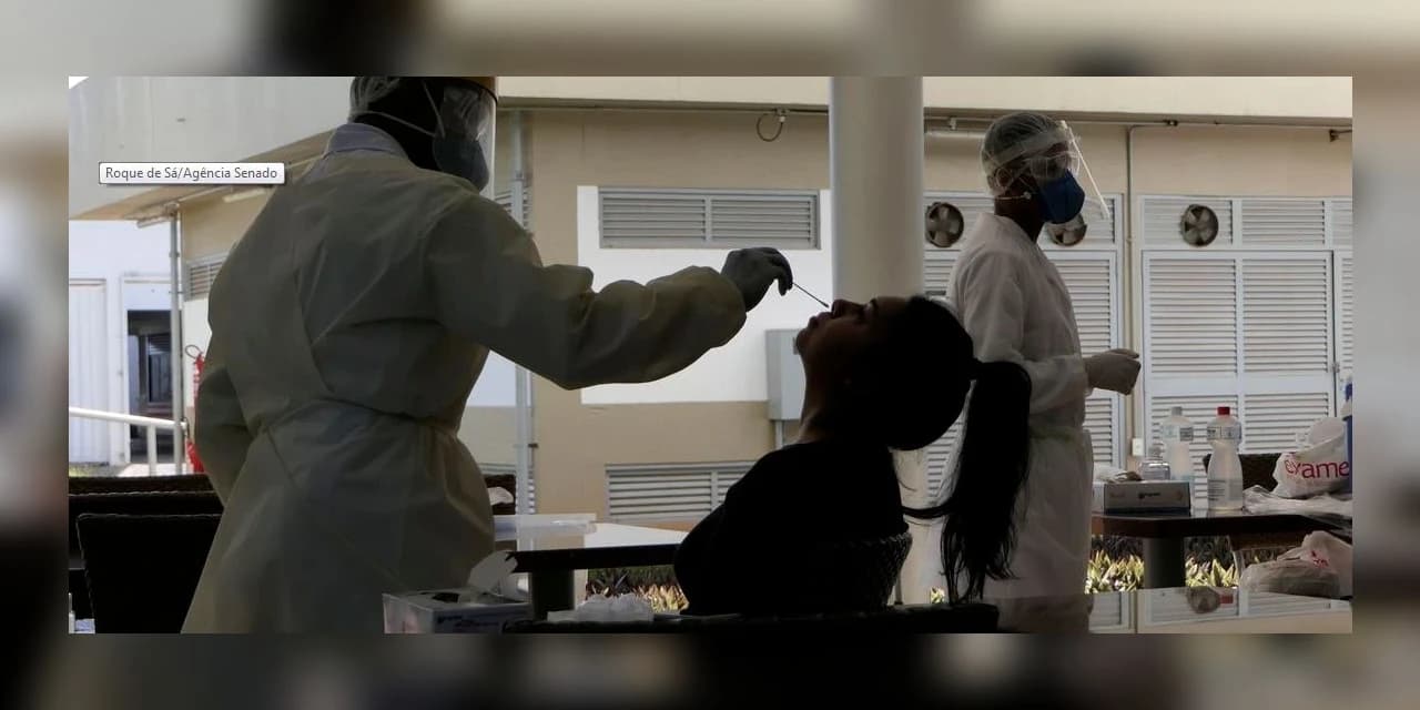 Testes para Covid-19 em farmácias dobraram na última semana de 2021