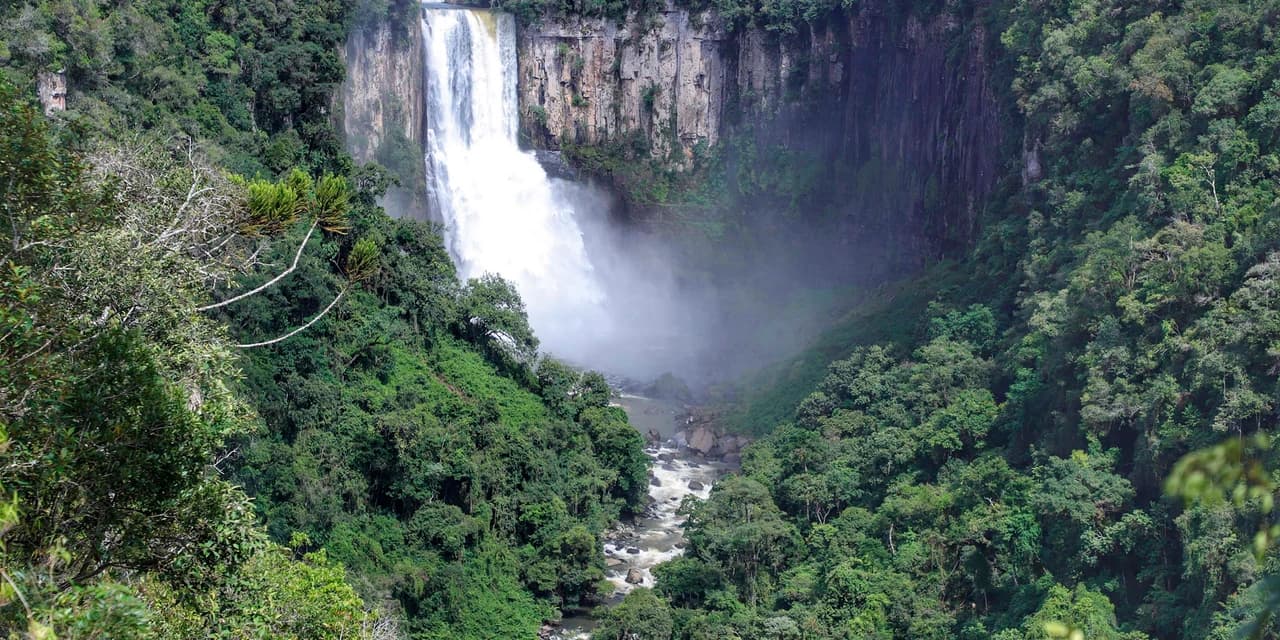 Quase 2 mil pessoas visitaram o Monumento Natural Salto São João durante o fim de ano