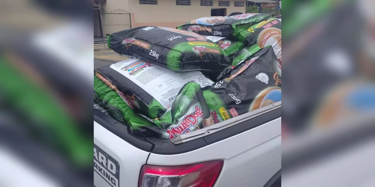 Apasfa recebe doação de 750 kg de ração