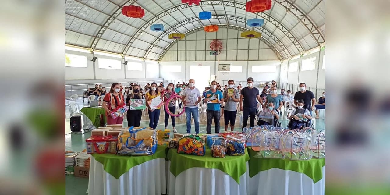 TV NOSSA GENTE: Apae de Prudentópolis recebe kits de jogos pedagógicos e material didático.