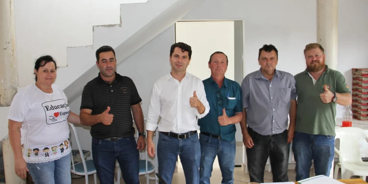 Deputado Estadual Alexandre Curi visita Guamiranga e garante mais investimentos