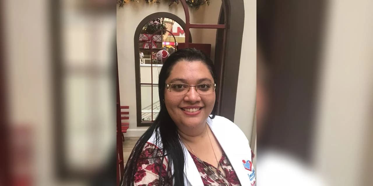 NOTA DE FALECIMENTO: É com pesar que comunicamos o falecimento da psicóloga Larissa Sabatovitcz aos 31 anos de idade.