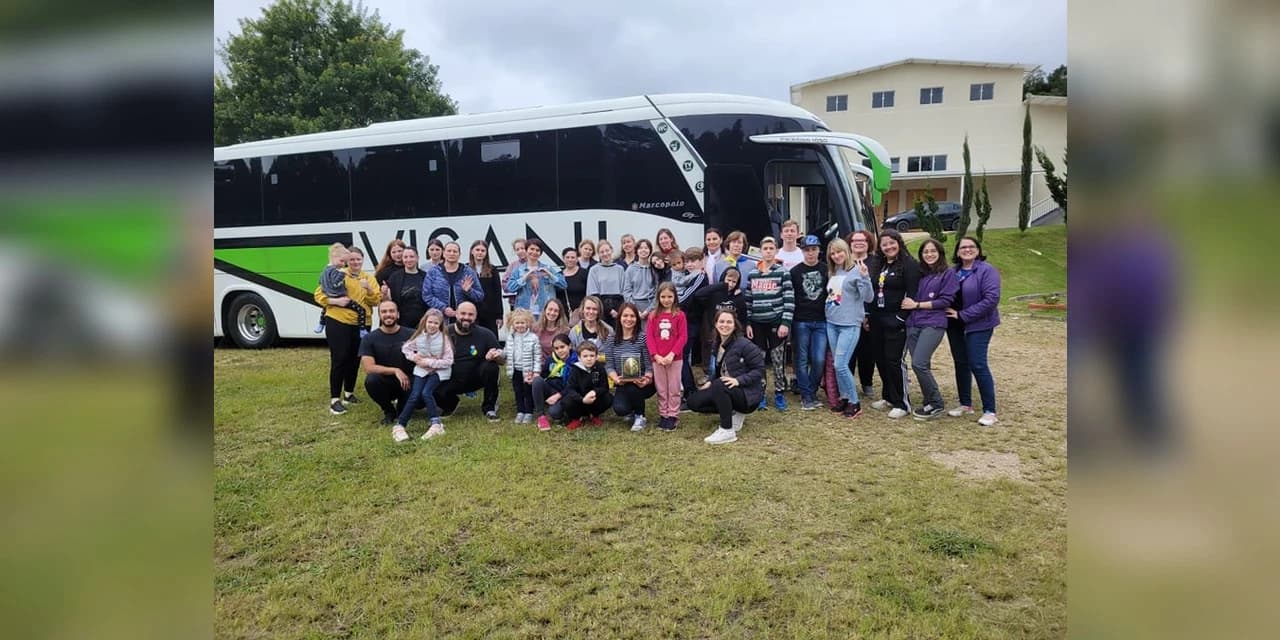 Grupo de imigrantes ucranianos chegou nesta terça-feira (19) em Prudentópolis