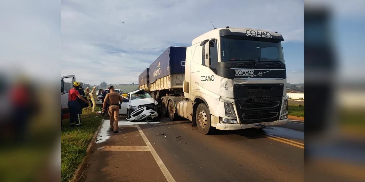 Motorista morre em acidente entre carro e caminhão na PR 466, em Guarapuava