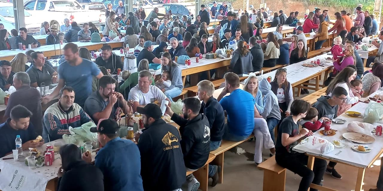 Confira os ganhadores do Show de Prêmios da festa na igreja Sagrada Família de Linha Guarapuava