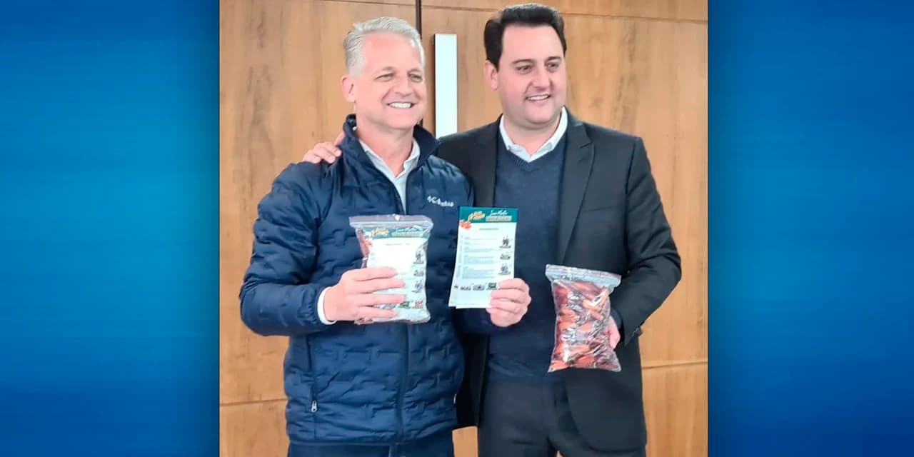Governador Ratinho Junior recebe convite para participar da 14ª Festa do Pinhão em Inácio Martins.