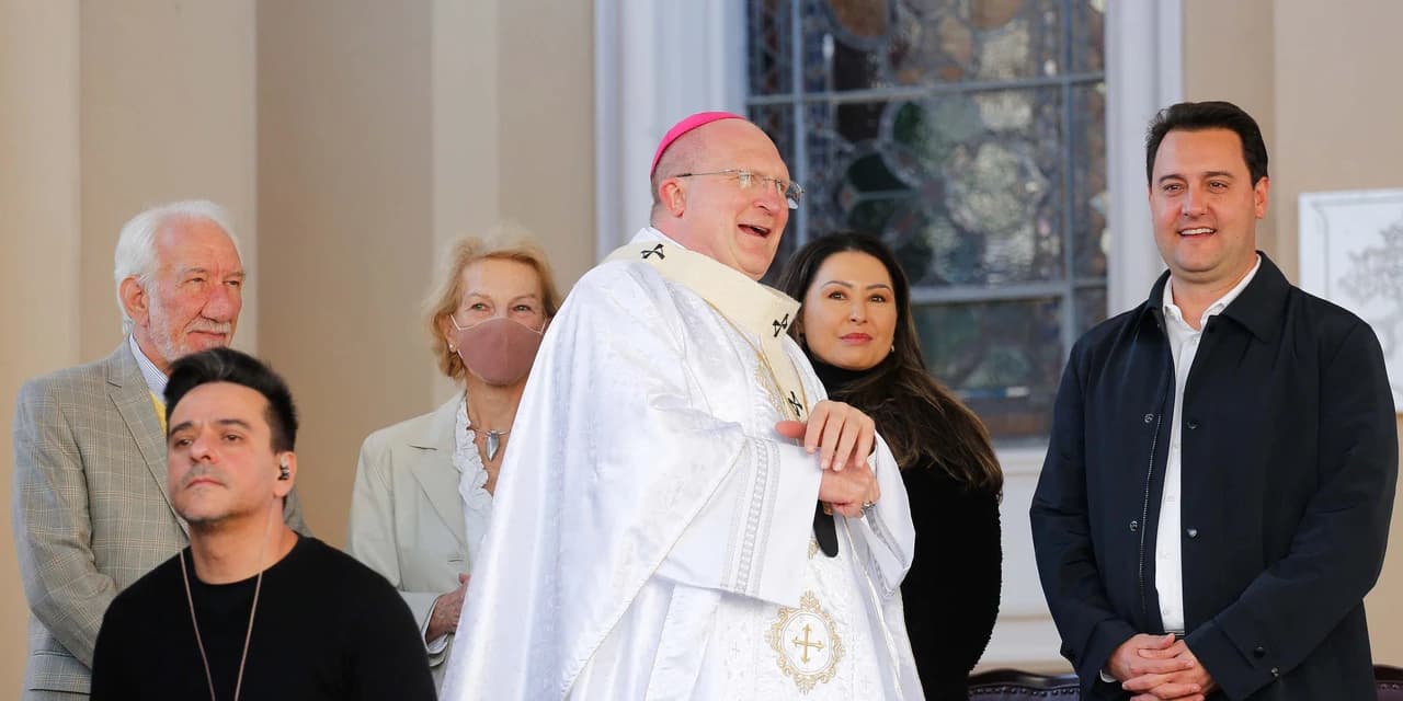Com a presença do governador, celebração de Corpus Christi reúne 90 mil pessoas em Curitiba
