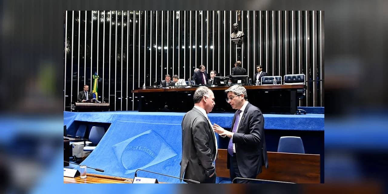 Senado pode votar PEC que cria 'voucher caminhoneiro' e aumenta vale-gás e Auxílio Brasil