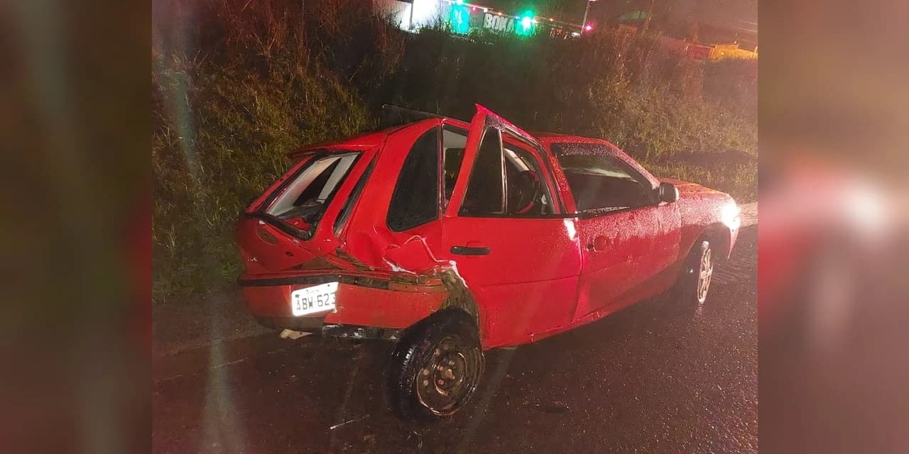 Corpo de Bombeiros atende acidente envolvendo dois veículos em Prudentópolis