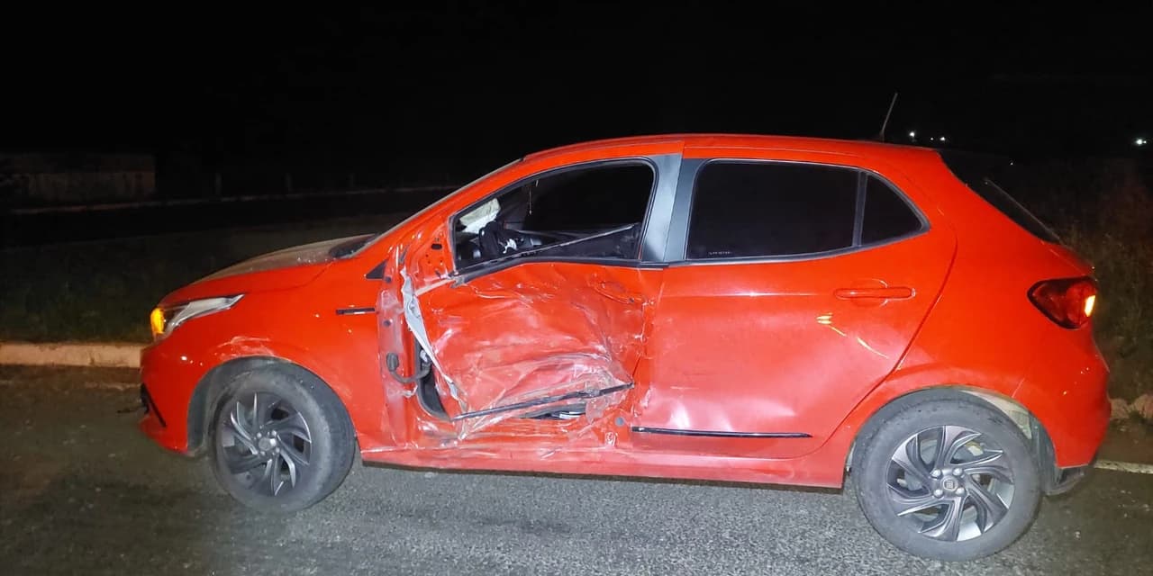 Acidente entre carros deixa dois feridos na PR 466, em Guarapuava