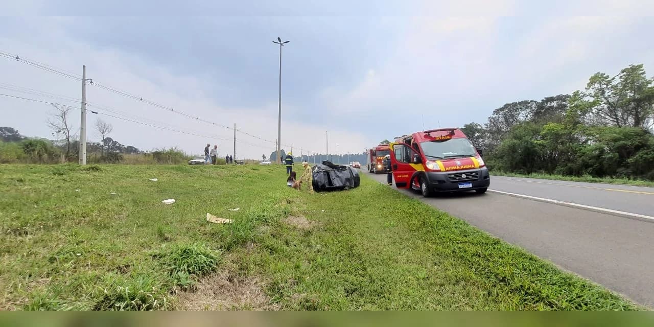 Corpo de Bombeiros atende capotamento na Br 373 em Prudentópolis