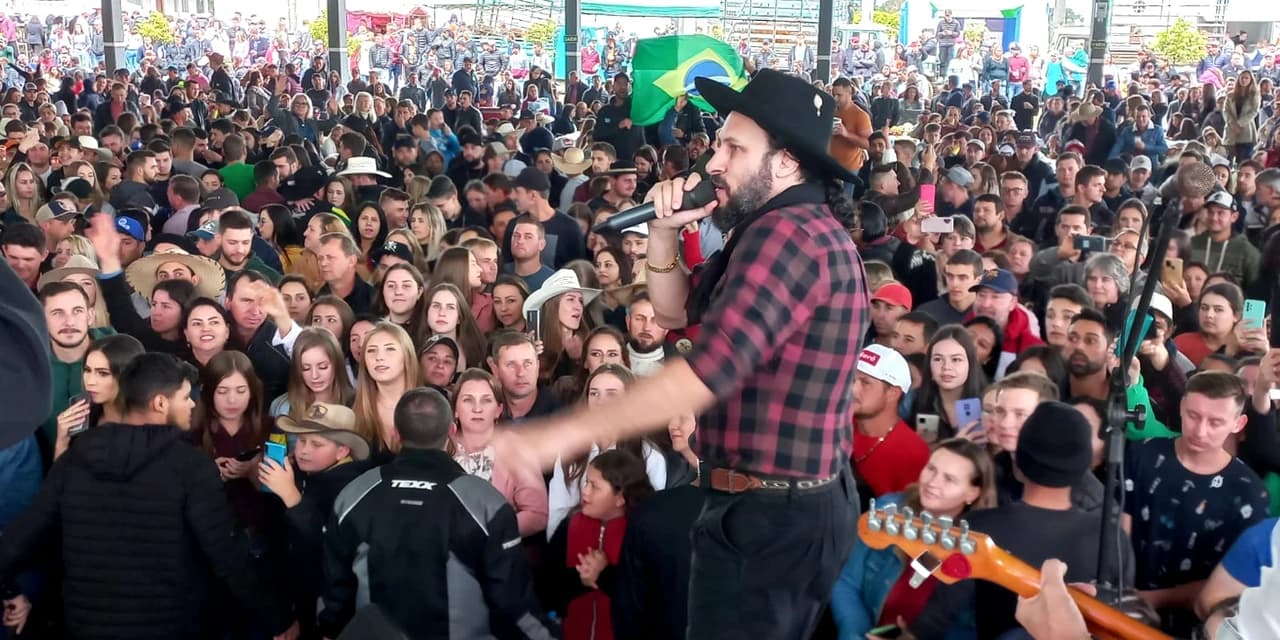 TV NOSSA GENTE: Show com Paulinho Mocelin reuniu milhares de pessoas na festa em Linha Esperança. Assista o VÍDEO!
