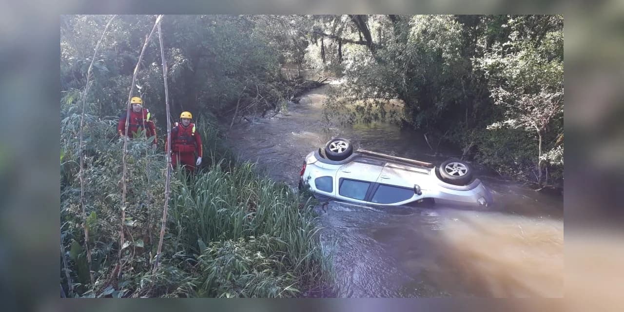 Senhor morre após cair com carro dentro de rio, em Guarapuava
