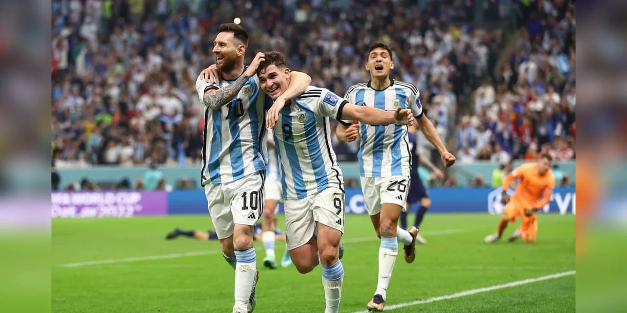 Com brilho de Messi e Álvarez, Argentina chega à final da Copa