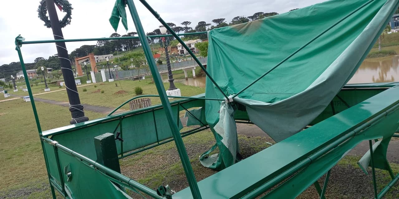 Em Guamiranga vândalos destroem decoração natalina e furtam até a imagem de Maria que estava no presépio