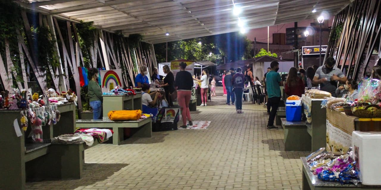 Feira da Lua edição de Natal é nesta quarta (21), na rua Coberta