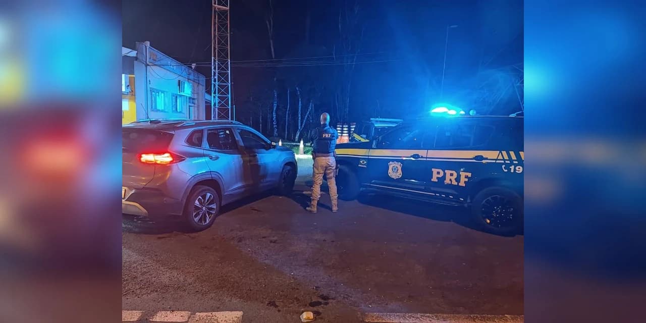 PRF recupera veículo furtado, em Guarapuava