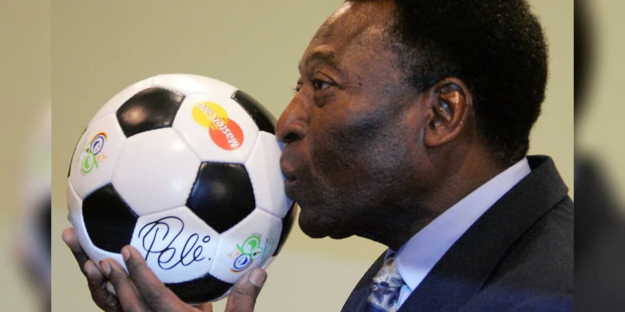 Presidente Jair Bolsonaro decreta luto de três dias pela morte de Pelé