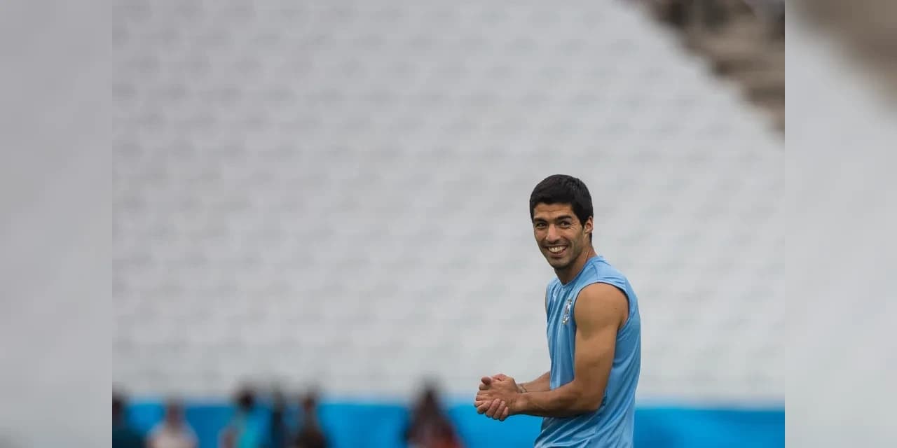 Grêmio anuncia contratação de Luis Suárez até dezembro de 2024