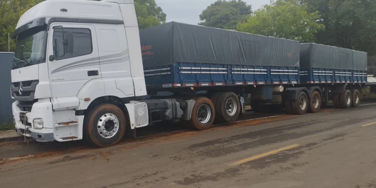 Em Guarapuava Polícia Militar recupera caminhão furtado em Laranjeiras do Sul