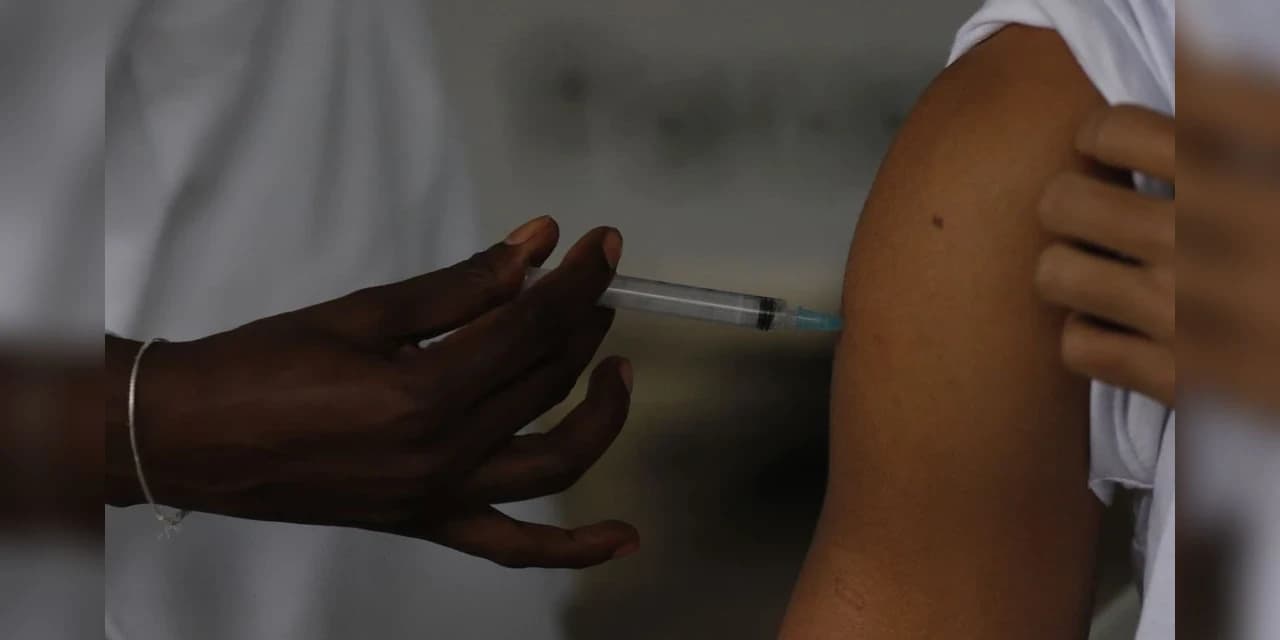 Covid: aplicação da vacina bivalente deve começar em 27 de fevereiro