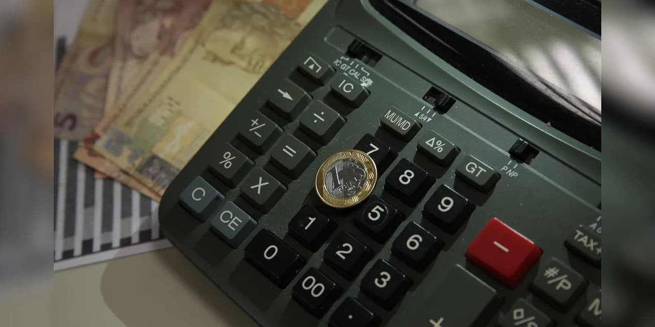 Receita paga hoje lote residual de restituição do Imposto de Renda