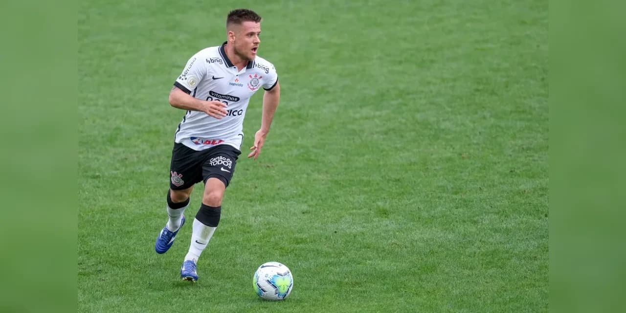 Um mês após adeus, Ramiro move ação milionária contra Corinthians