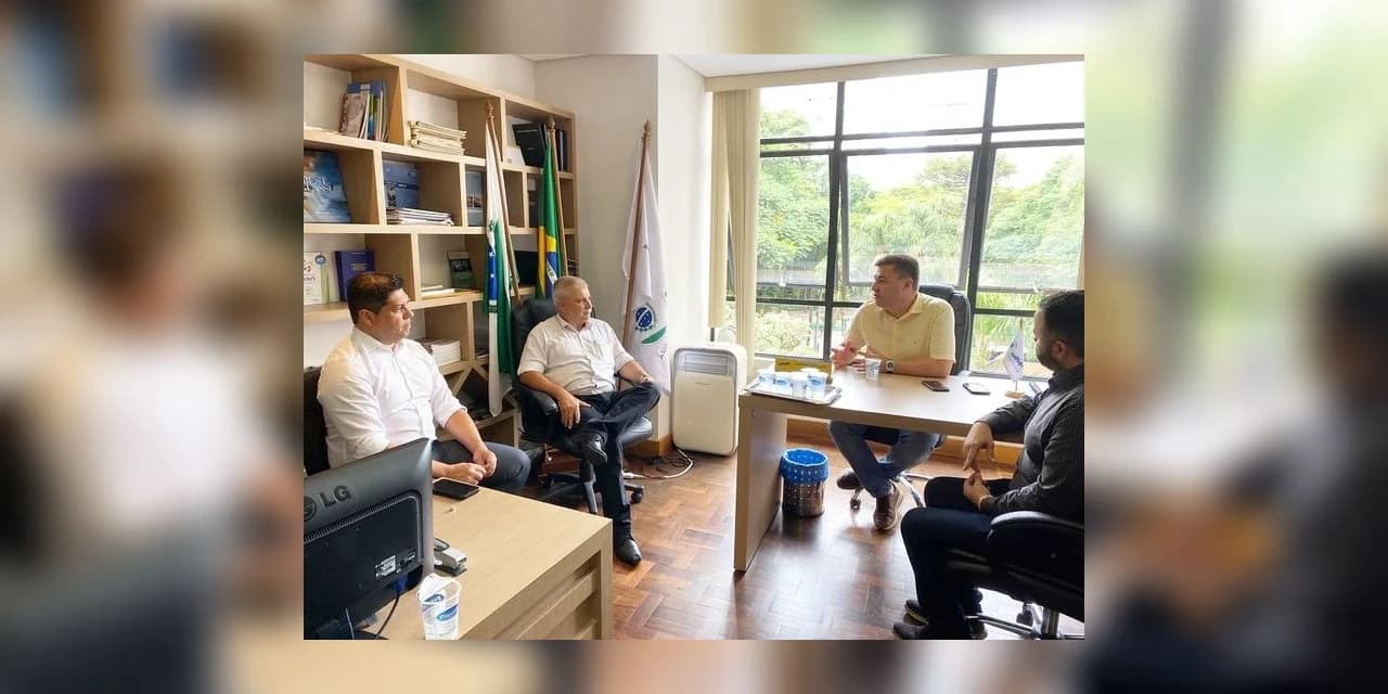 Prefeito Jorge Derbli cumpre agenda em Curitiba e visita o Hospital Erasto Gaerther