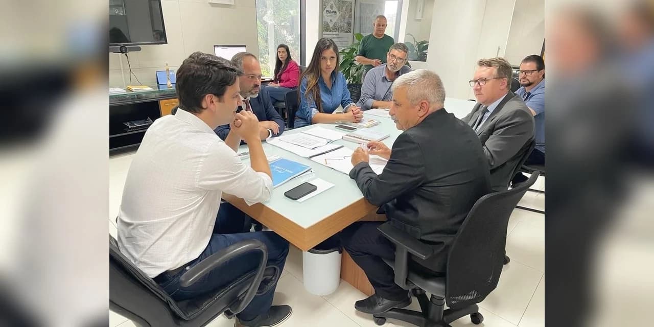 Na Secretaria das Cidades, prefeito Jorge Derbli solicita investimentos em obras para Irati. VÍDEO!