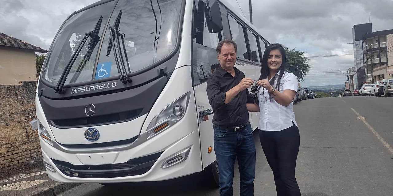 Sec. de Saúde de Imbituva recebe micro-ônibus para auxiliar no transporte de pacientes