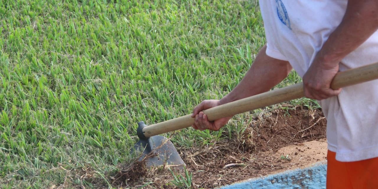 Presos iniciam trabalho de limpeza de espaços públicos de Irati