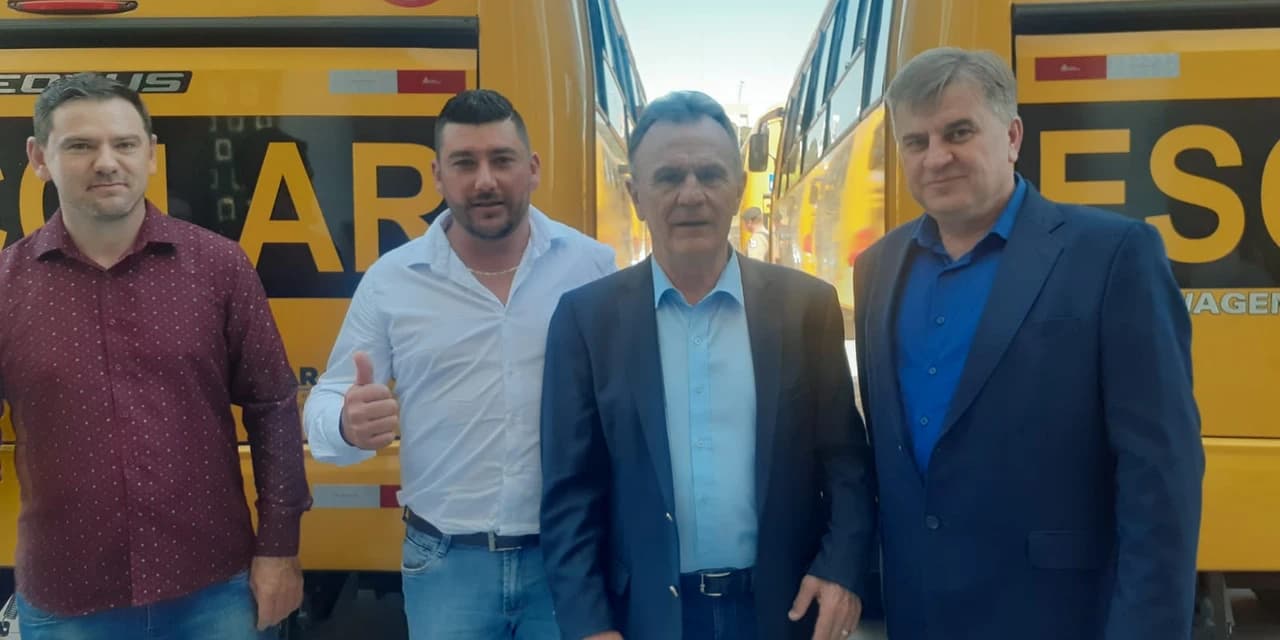 Deputado Toninho Wandscheer e governador Ratinho Junior falam sobre a entrega de dois ônibus para Prudentópolis. VÍDEO!