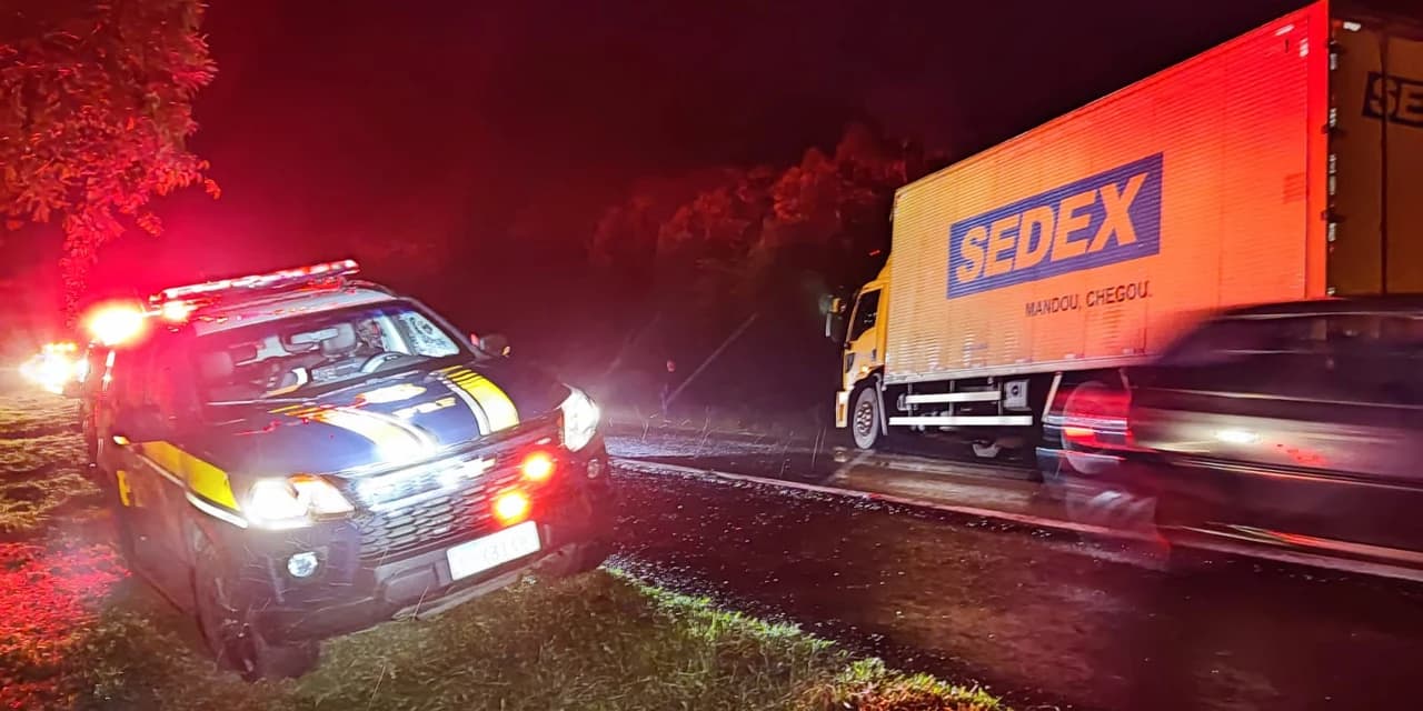 Pedestre morre atropelado por caminhão dos Correios na BR 277, em Prudentópolis