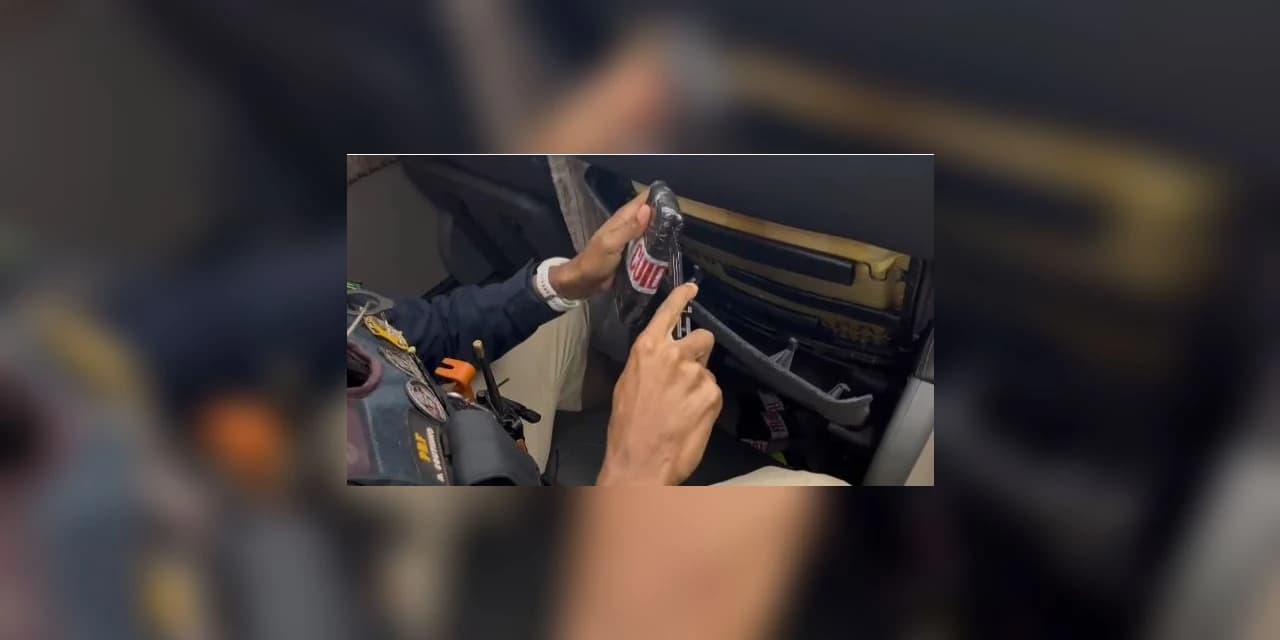 Celulares escondidos em ônibus são apreendidos pela PRF, em Guarapuava