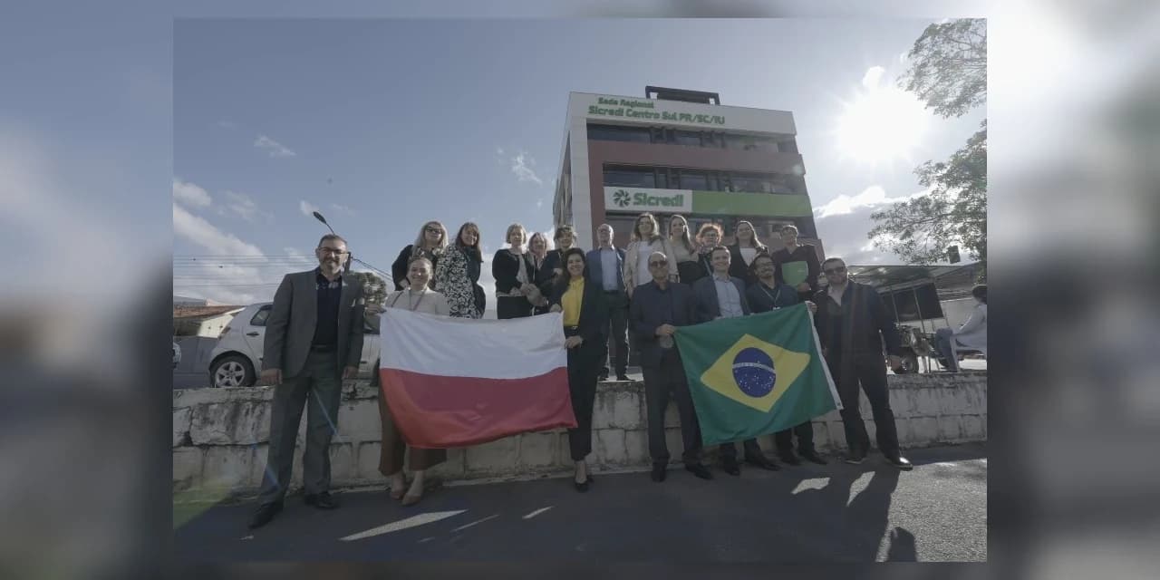 Cooperativa de crédito da Polônia visita Sicredi Centro Sul PR/SC/RJ