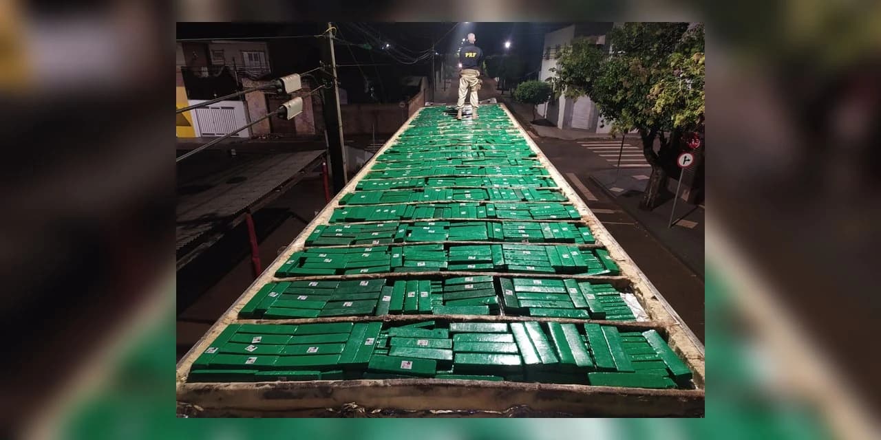 PRF apreende mais de 3 toneladas de maconha em menos de 24 horas, no Paraná